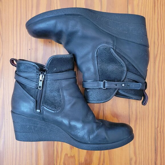 Ugg 9 Black Leather Wedge Ankle Boots EMALIE - Picture 6 of 9